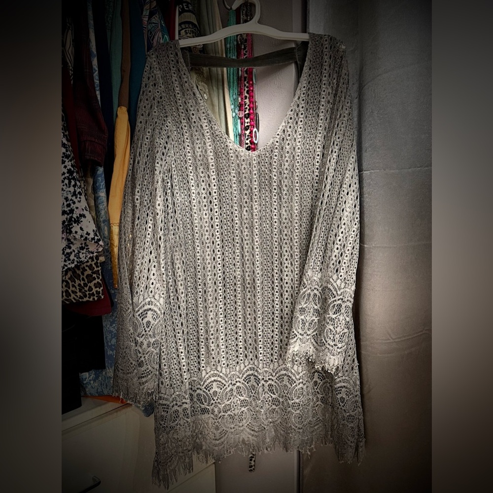 Elegant Lace V-Neck Mini Dress in Gray